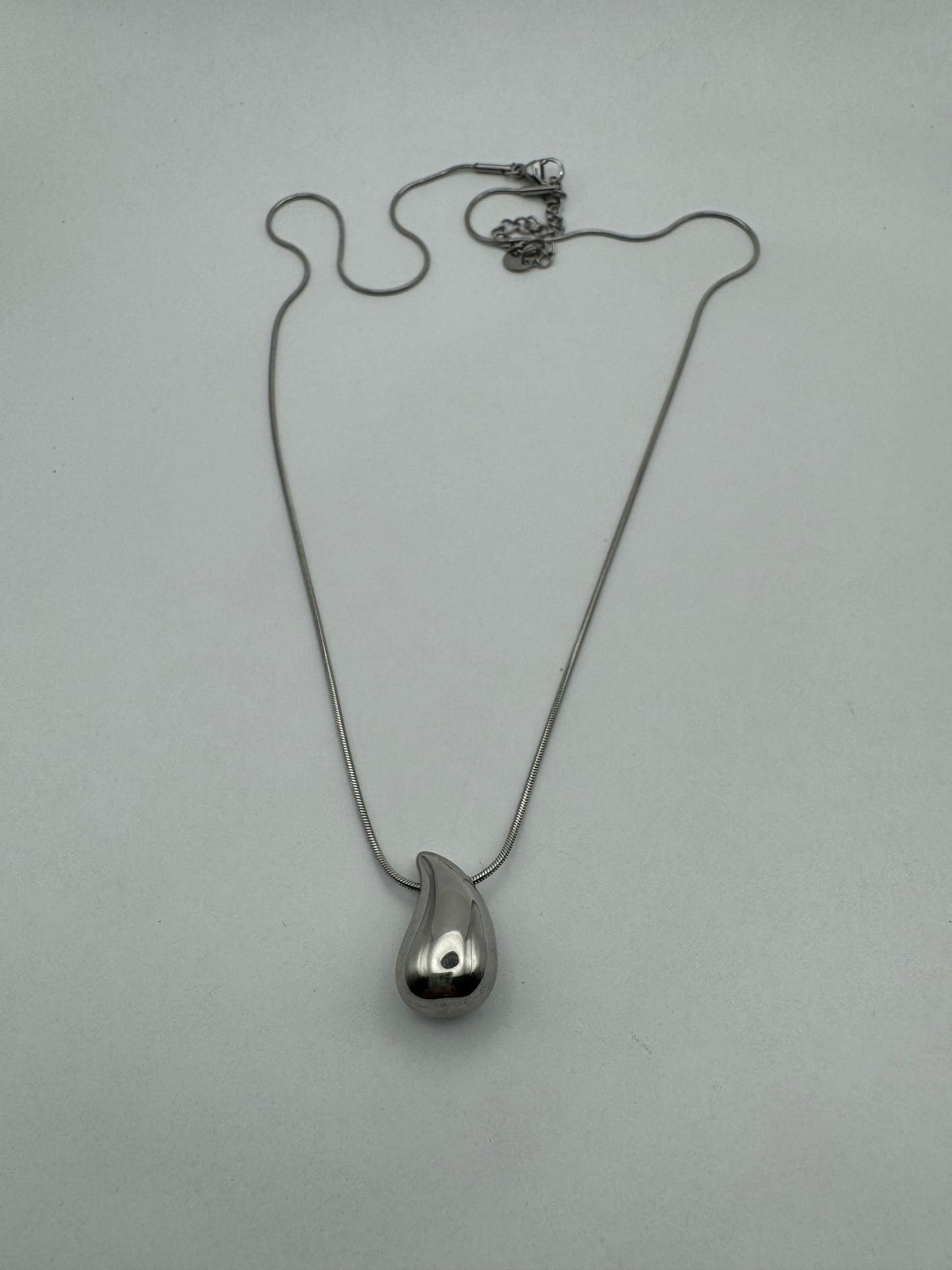 Mini drop necklaces